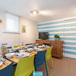 De Mus - House With Enclosed Garden For 9 People فيلة *