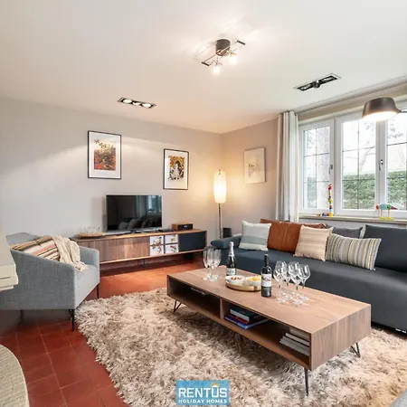 De Mus - House With Enclosed Garden For 9 People *