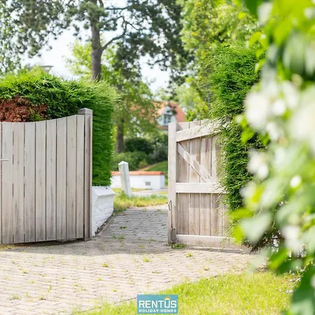 Villa De Mus - House With Enclosed Garden For 9 People