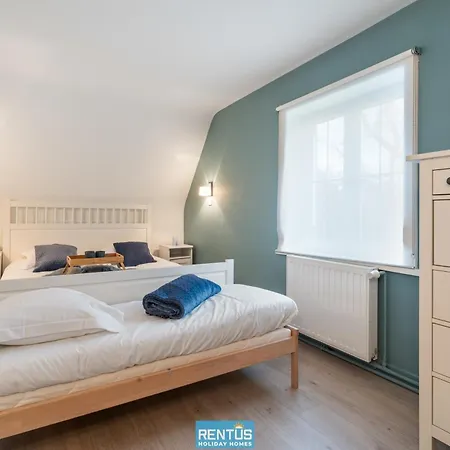 De Mus - House With Enclosed Garden For 9 People *