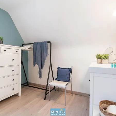 De Mus - House With Enclosed Garden For 9 People